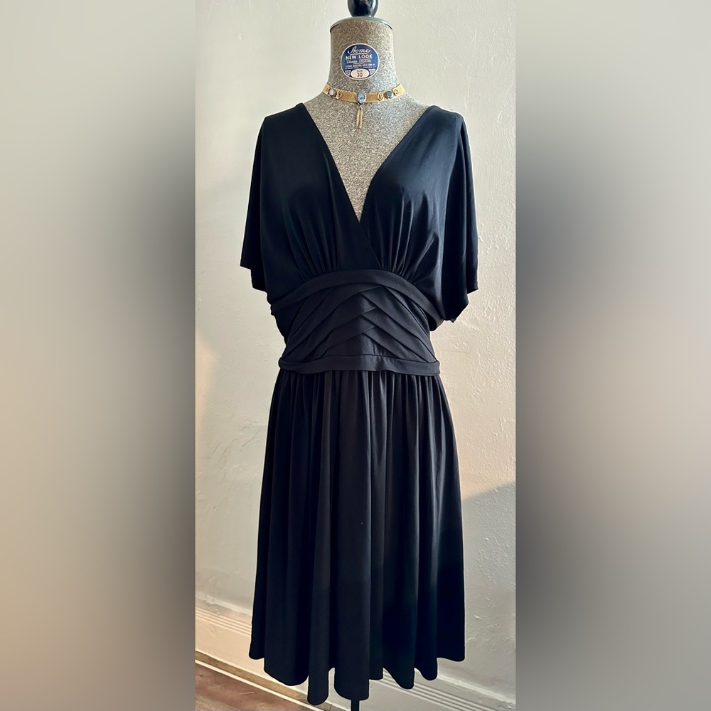 Bcbgeneration Size M Flutter Sleeve, Pleated Wais… - image 1